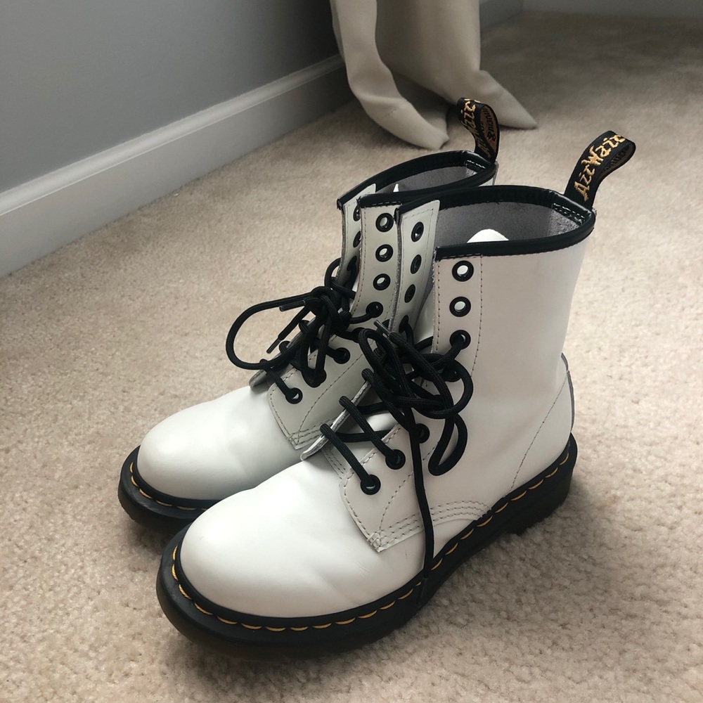 Dr Martens Size 6 white